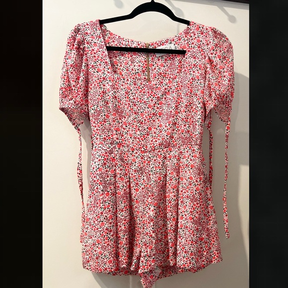 Revolve Resa Penelope Romper in Ojai Micro Floral Print XS - Picture 6 of 9